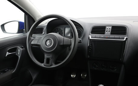 Volkswagen Polo VI (EU Market), 2011 год, 590 000 рублей, 11 фотография