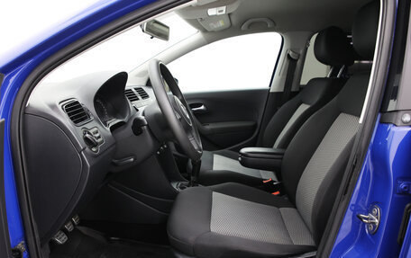 Volkswagen Polo VI (EU Market), 2011 год, 590 000 рублей, 14 фотография