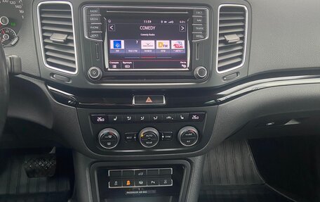 Volkswagen Sharan II, 2017 год, 2 350 000 рублей, 9 фотография