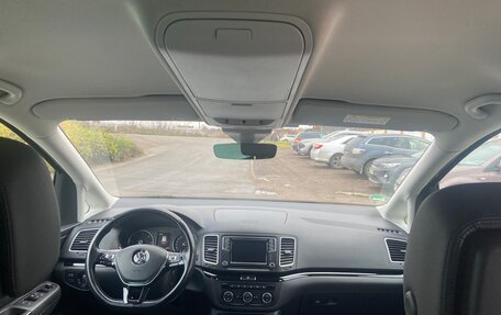 Volkswagen Sharan II, 2017 год, 2 350 000 рублей, 10 фотография