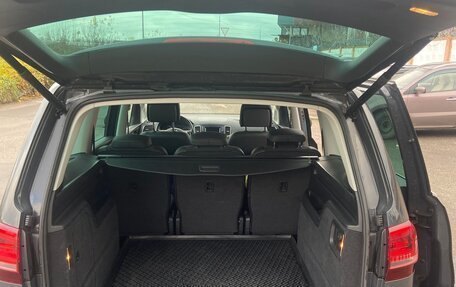 Volkswagen Sharan II, 2017 год, 2 350 000 рублей, 14 фотография