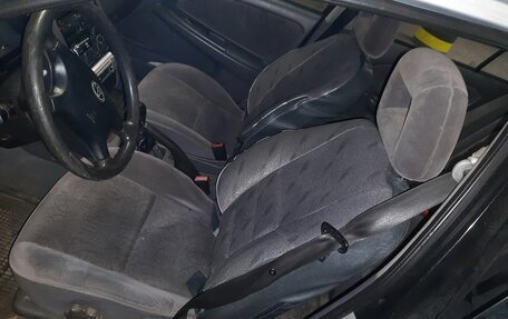 Toyota Avensis III рестайлинг, 1999 год, 398 000 рублей, 11 фотография