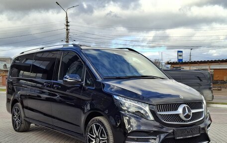 Mercedes-Benz V-Класс, 2023 год, 13 000 000 рублей, 2 фотография