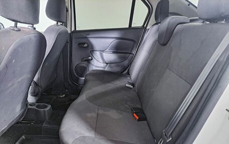 Renault Logan II, 2019 год, 790 000 рублей, 15 фотография