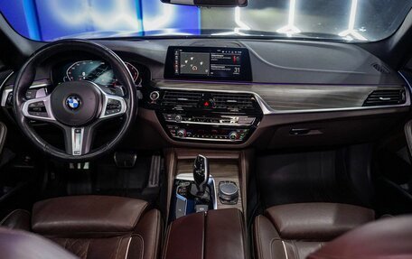 BMW 5 серия, 2019 год, 6 000 000 рублей, 12 фотография