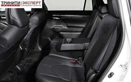 Toyota Highlander, 2025 год, 6 490 000 рублей, 26 фотография