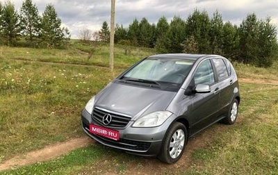 Mercedes-Benz A-Класс, 2011 год, 650 000 рублей, 1 фотография