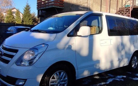 Hyundai H-1 II рестайлинг, 2017 год, 2 800 000 рублей, 5 фотография