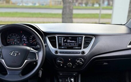 Hyundai Solaris II рестайлинг, 2020 год, 1 600 000 рублей, 16 фотография