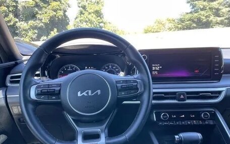 KIA K5, 2022 год, 2 397 000 рублей, 13 фотография