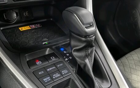 Toyota RAV4, 2025 год, 4 350 000 рублей, 18 фотография