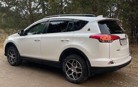 Toyota RAV4, 2019 год, 2 999 000 рублей, 4 фотография