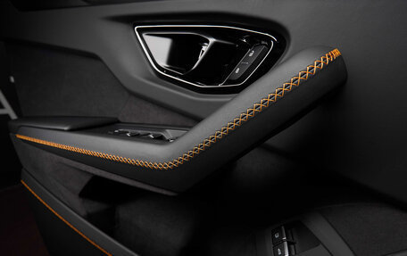 Lamborghini Urus I, 2025 год, 46 900 000 рублей, 30 фотография