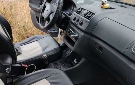 Skoda Fabia II, 2011 год, 440 000 рублей, 24 фотография