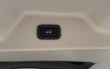 Land Rover Range Rover IV рестайлинг, 2018 год, 5 700 000 рублей, 25 фотография