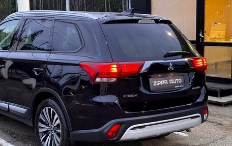 Mitsubishi Outlander III рестайлинг 3, 2019 год, 2 929 000 рублей, 7 фотография