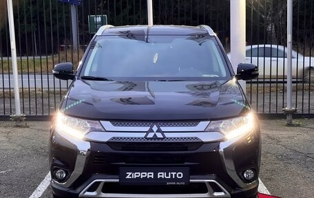 Mitsubishi Outlander III рестайлинг 3, 2019 год, 2 929 000 рублей, 2 фотография