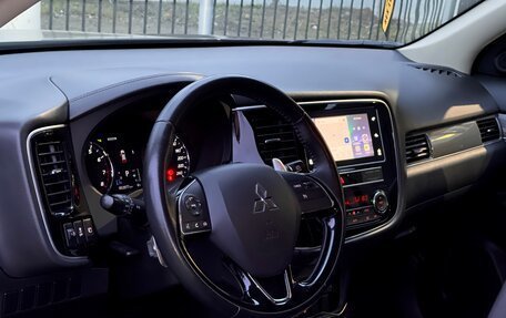 Mitsubishi Outlander III рестайлинг 3, 2019 год, 2 929 000 рублей, 8 фотография