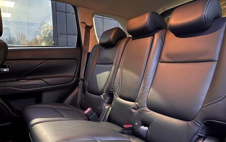 Mitsubishi Outlander III рестайлинг 3, 2019 год, 2 929 000 рублей, 22 фотография