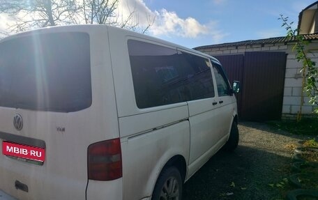 Volkswagen Transporter T5 рестайлинг, 2004 год, 850 000 рублей, 1 фотография