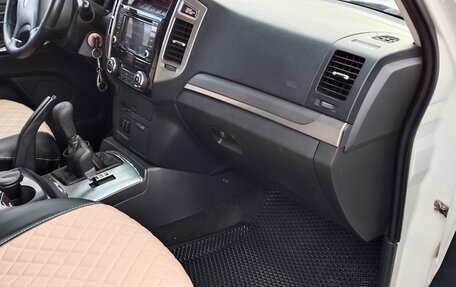 Mitsubishi Pajero IV, 2014 год, 2 400 000 рублей, 5 фотография