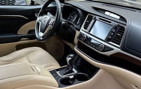 Toyota Highlander III, 2014 год, 3 990 000 рублей, 18 фотография