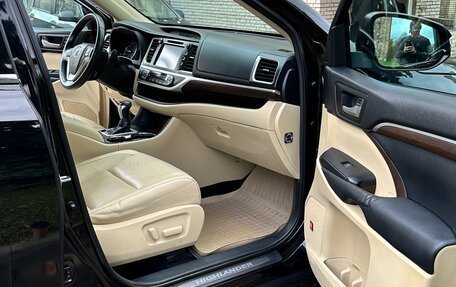 Toyota Highlander III, 2014 год, 3 990 000 рублей, 20 фотография