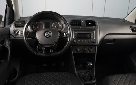 Volkswagen Polo VI (EU Market), 2015 год, 940 000 рублей, 6 фотография