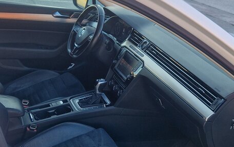 Volkswagen Passat B8 рестайлинг, 2015 год, 1 900 000 рублей, 12 фотография