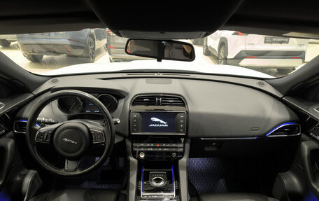 Jaguar F-Pace, 2016 год, 2 650 000 рублей, 18 фотография