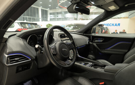 Jaguar F-Pace, 2016 год, 2 650 000 рублей, 20 фотография