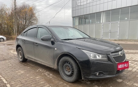 Chevrolet Cruze II, 2010 год, 529 000 рублей, 4 фотография