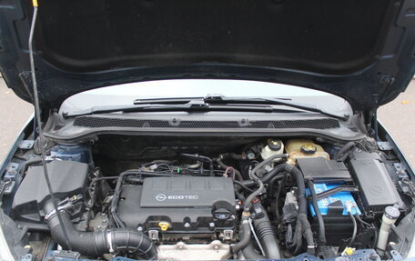 Opel Astra J, 2011 год, 620 000 рублей, 11 фотография