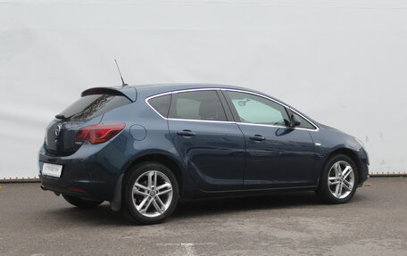 Opel Astra J, 2011 год, 620 000 рублей, 5 фотография