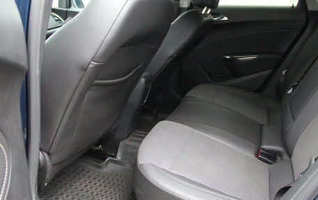 Opel Astra J, 2011 год, 620 000 рублей, 18 фотография