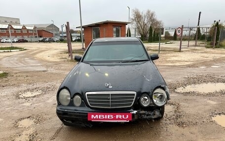 Mercedes-Benz E-Класс, 2000 год, 175 000 рублей, 2 фотография