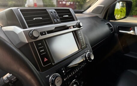 Toyota Land Cruiser Prado 150 рестайлинг 2, 2016 год, 4 250 000 рублей, 8 фотография