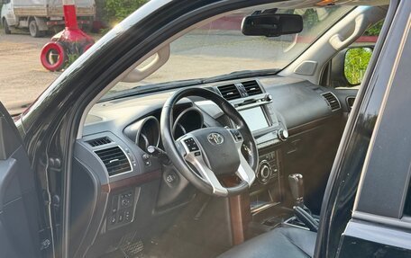 Toyota Land Cruiser Prado 150 рестайлинг 2, 2016 год, 4 250 000 рублей, 5 фотография