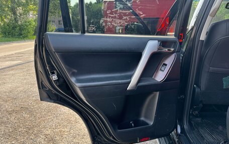 Toyota Land Cruiser Prado 150 рестайлинг 2, 2016 год, 4 250 000 рублей, 14 фотография