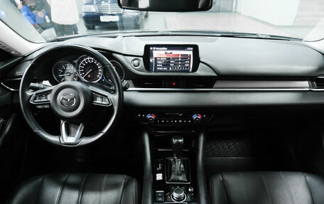 Mazda 6, 2020 год, 2 840 000 рублей, 21 фотография