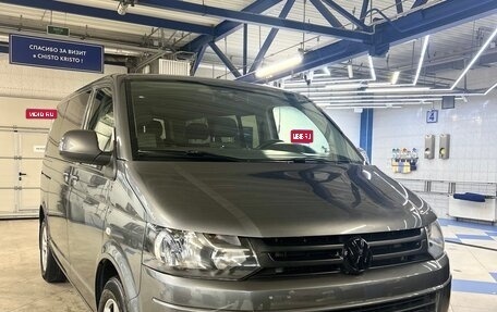 Volkswagen Caravelle T5, 2012 год, 2 200 000 рублей, 1 фотография