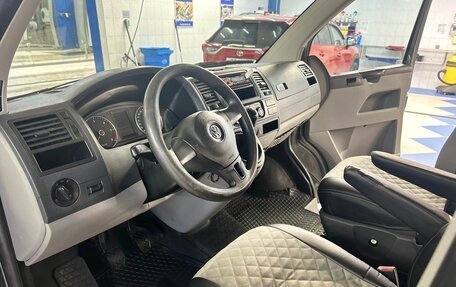 Volkswagen Caravelle T5, 2012 год, 2 200 000 рублей, 10 фотография