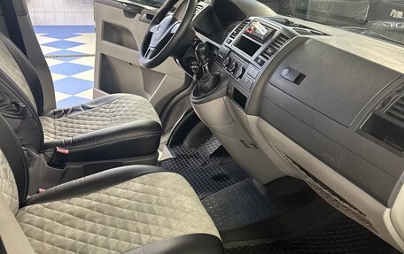 Volkswagen Caravelle T5, 2012 год, 2 200 000 рублей, 9 фотография