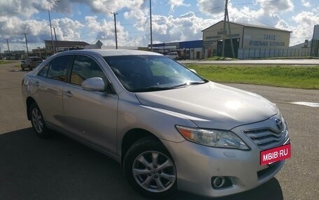 Toyota Camry, 2011 год, 1 100 000 рублей, 2 фотография