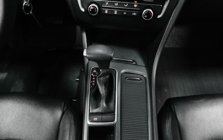 KIA K5 II, 2017 год, 1 470 000 рублей, 21 фотография