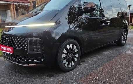 Hyundai Staria, 2023 год, 7 600 000 рублей, 8 фотография