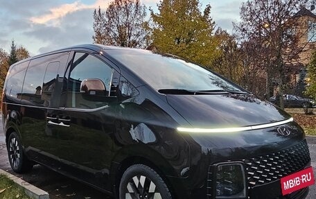 Hyundai Staria, 2023 год, 7 600 000 рублей, 2 фотография