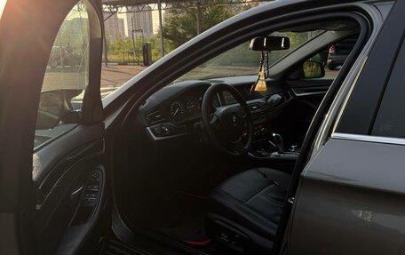 BMW 5 серия, 2013 год, 2 100 000 рублей, 11 фотография