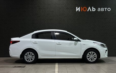 KIA Rio IV, 2018 год, 1 360 000 рублей, 4 фотография