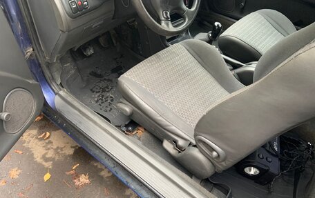 Mazda 323, 1997 год, 135 000 рублей, 9 фотография